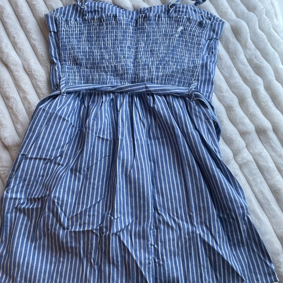 ❤️‍🔥STRIPED BUTTON FRONT MIDI DRESS - Picture 5 of 8